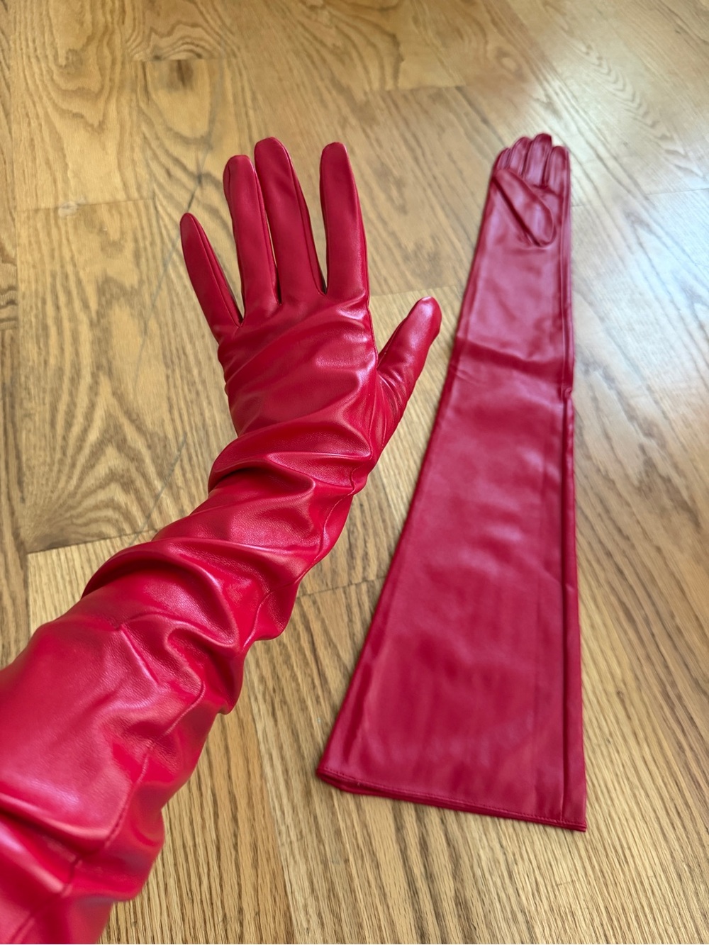 Long Red faux Leather Opera Gloves - Women Accessories S-M - Picture 9 of 9